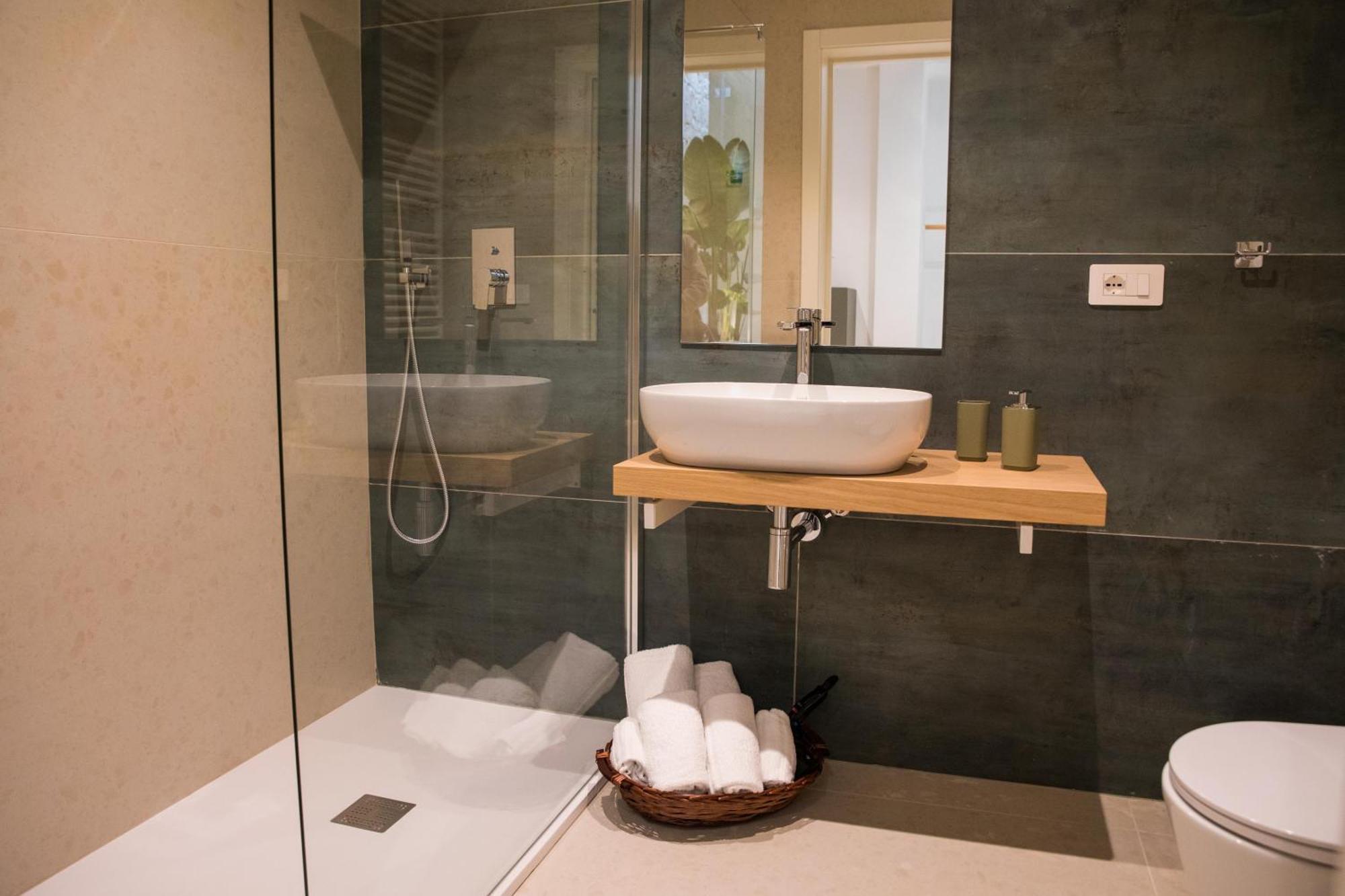Your House Rooms 3 Conversano Bagian luar foto