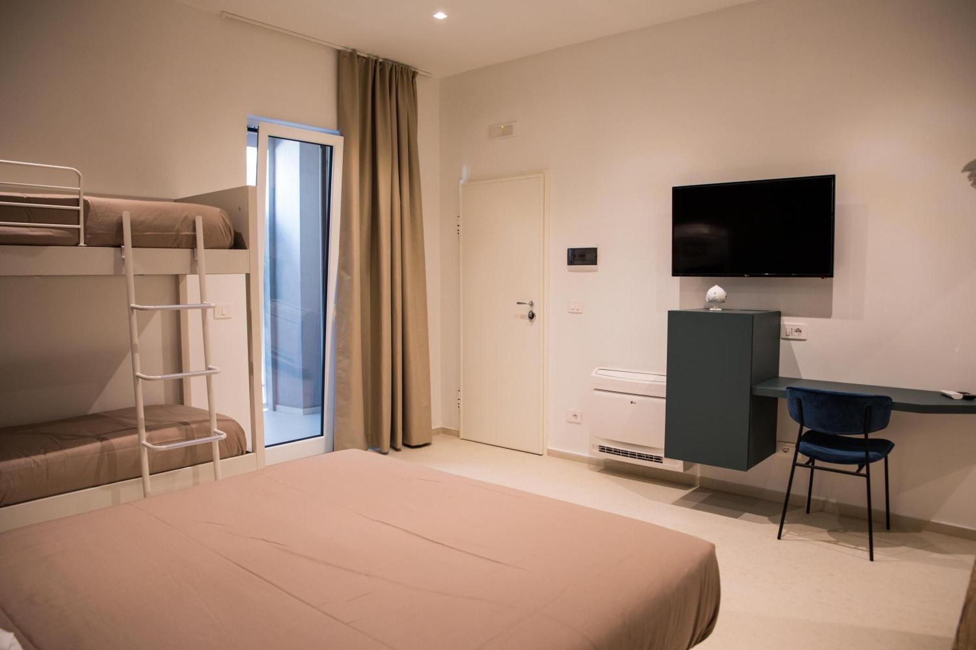 Your House Rooms 3 Conversano Bagian luar foto