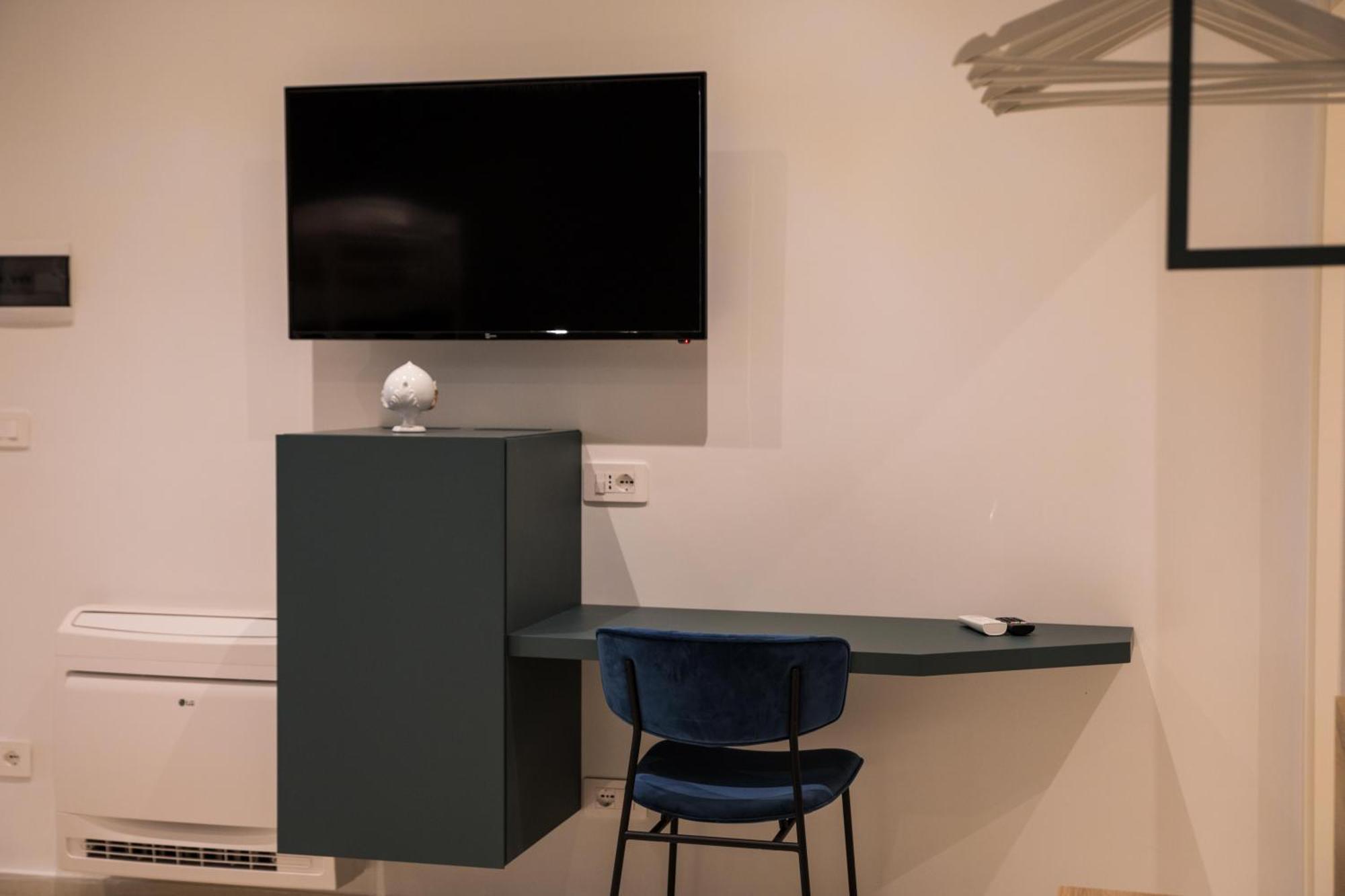 Your House Rooms 3 Conversano Bagian luar foto