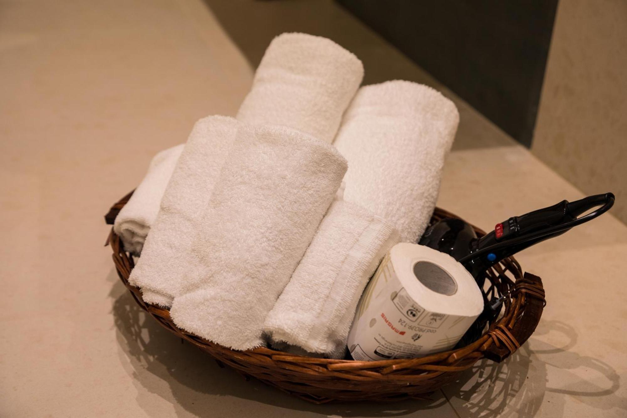 Your House Rooms 3 Conversano Bagian luar foto