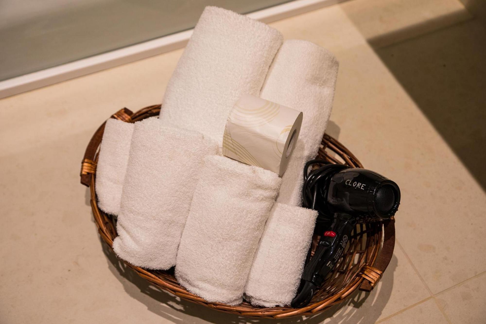 Your House Rooms 3 Conversano Bagian luar foto