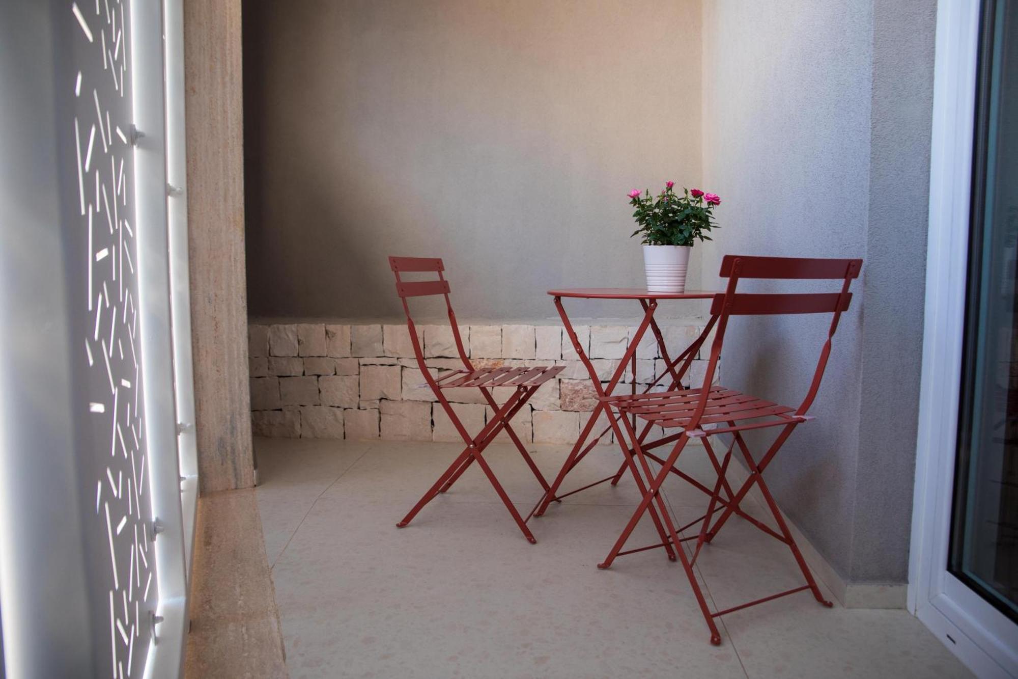 Your House Rooms 3 Conversano Bagian luar foto