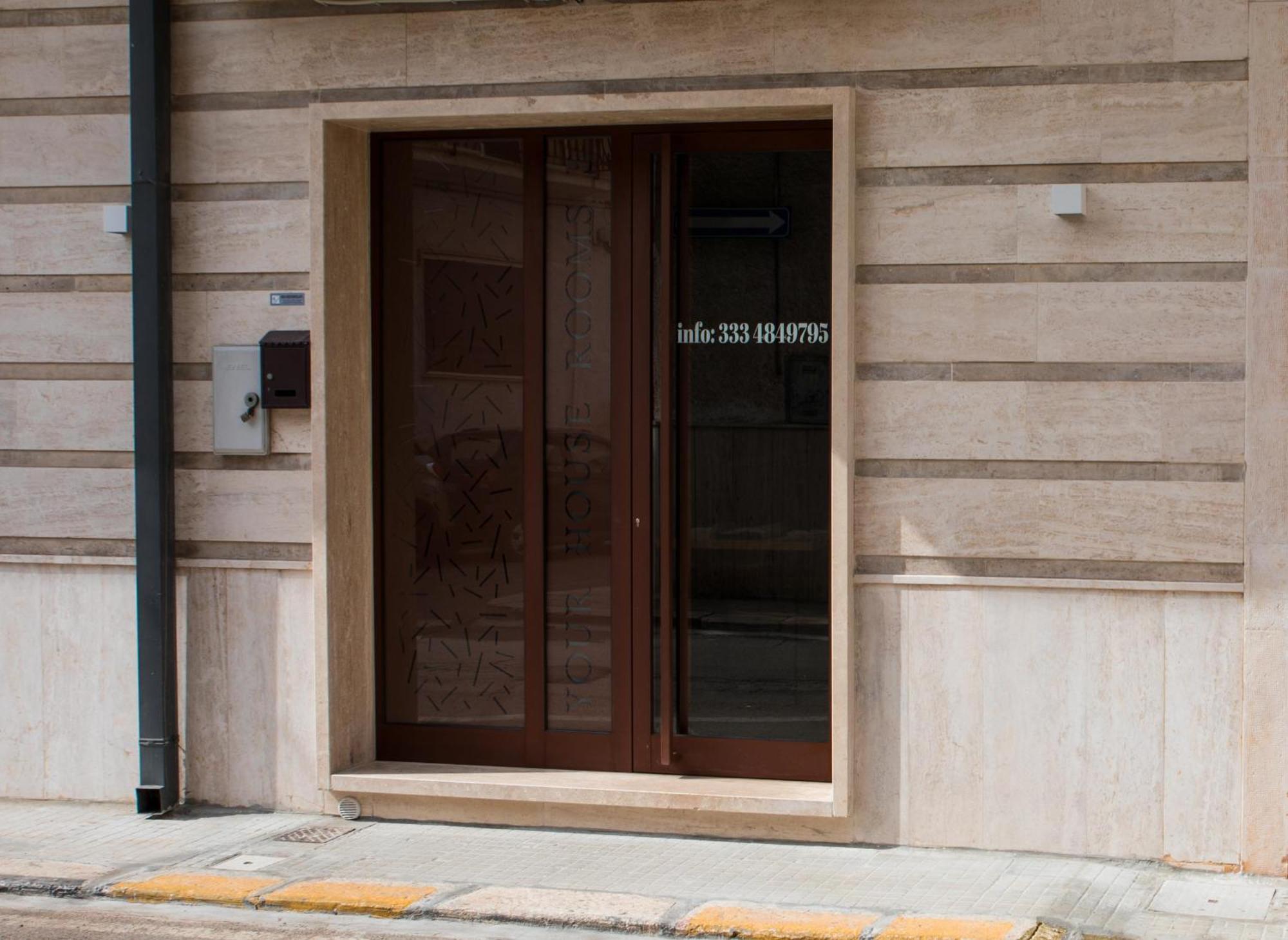 Your House Rooms 3 Conversano Bagian luar foto